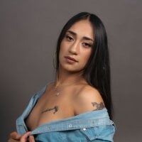 Lia_Strong__