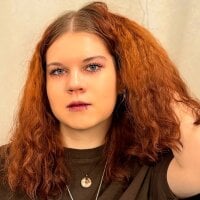 HoneyKissa webcam model