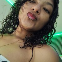 Lole24 webcam model