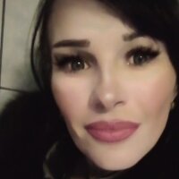 Mirabel_Rose's Offline Chat Room