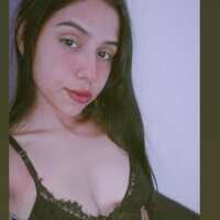 Aisha_hot18's Offline Chat Room