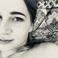 LuckyHelena webcam model