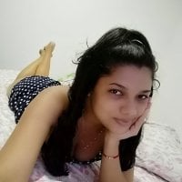 Laura_14's Offline Chat Room