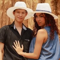 Girl_and_boy_'s Avatar Pic