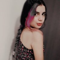 agnes_fantasy Adlı Modelin Çevrimdışı Sohbet Odası