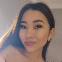 GoldenWhisperer Adlı Modelin Çevrimdışı Sohbet Odası