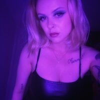 GoddessDarkNyxx's Offline Chat Room