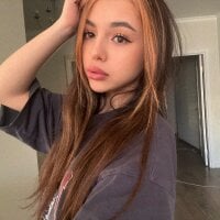 LaylaVelour webcam model