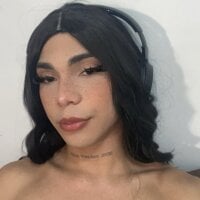 nahomy_snow webcam model