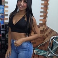 Estrella_sexy21's Offline Chat Room