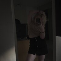 LilyMilki Cam Model Profile | Stripchat