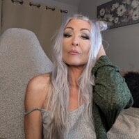 TheOGMiaMystique webcam model