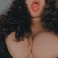 CurvyyBoobs_ webcam model