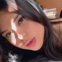 monique_vipp's Offline Chat Room