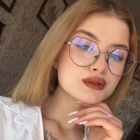 FloraCullimore webcam model
