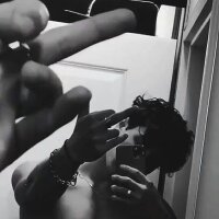 Desi_boy14's Offline Chat Room