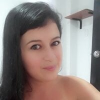 Charlotte_Dior's Offline Chat Room