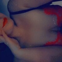 Lucy-Rae's Offline Chat Room