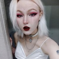 LauraBellin1's Offline Chat Room