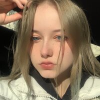 Vilet_ fully nude on webcam for live porn video chat