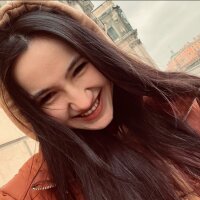 Agnes_Peach Adlı Modelin Çevrimdışı Sohbet Odası
