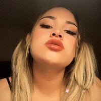 ItsKimKimberly's Offline Chat Room