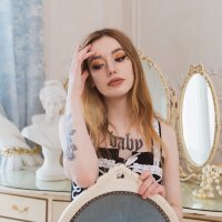 Roxy_Stuff Adlı Modelin Çevrimdışı Sohbet Odası