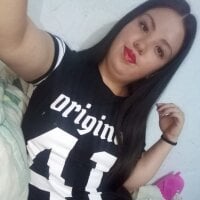 Shayla_777's Offline Chat Room