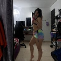PrettyKonny webcam model
