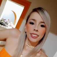 BlonderGirln Offline chat-huone