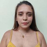 Mia_sexxy_'s Offline Chat Room