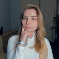 LisaBIack's Offline Chat Room