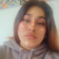 Jademi18 webcam model