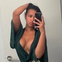 GisselleValerie's Offline Chat Room