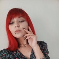 AraFollin webcam model