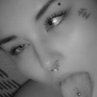 Gothiccbxbe – Offline chatovacia miestnosť