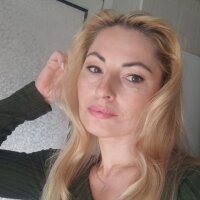 LadaStar8385's Offline Chat Room