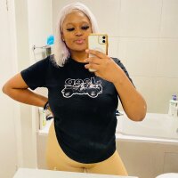 SueKnowledge1 nude on webcam for live porn video chat