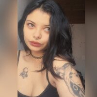 darkgirl_1996's Offline Chat Room