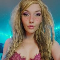 MaciiMayy webcam model