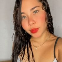 kami_guzman webcam model