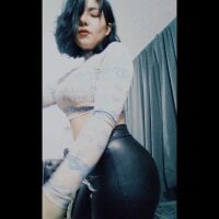 Isisnude19's Offline Chat Room