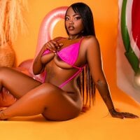 ReinaMiah webcam model