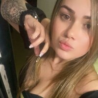 Sweet_aliicee's Offline Chat Room