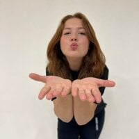 lorensotinko Adlı Modelin Çevrimdışı Sohbet Odası