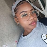 Lunabella_21 webcam model