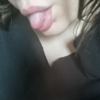 Camilla99_'s Offline Chat Room