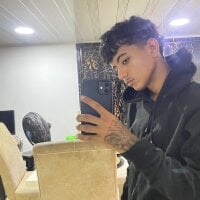 alluringangelo webcam model