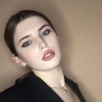 ElsaKissAs' Offline Chat Room