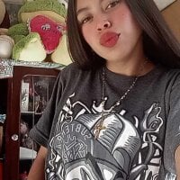 chloechainscs1 webcam model